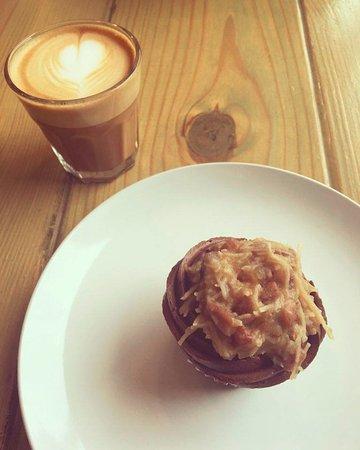 Mae's Bakery