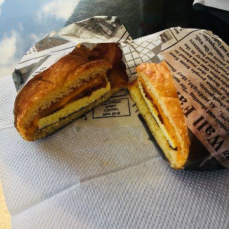 The cafe on 80 Deli & Bakery