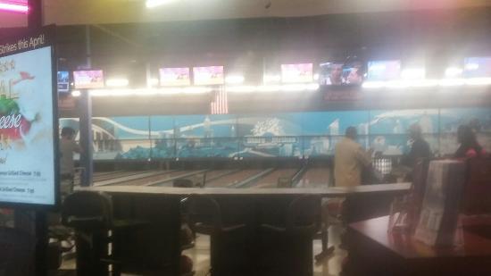Stars and Strikes Family Entertainment Center