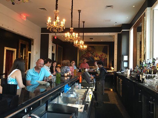 Casimir's Lounge