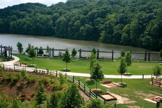 Morgan Falls Overlook Park